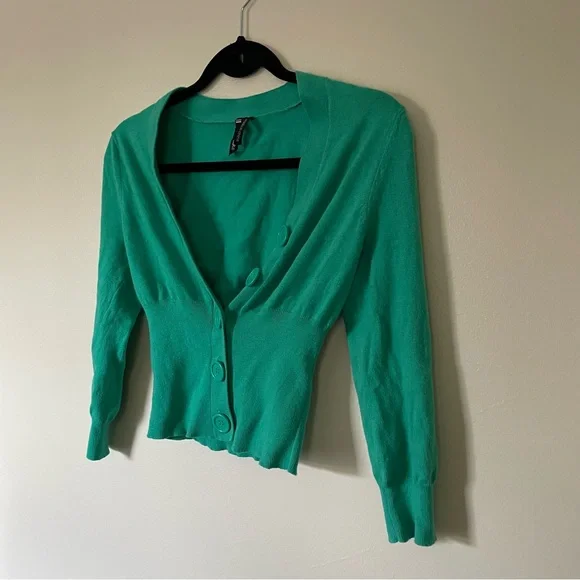 take out | Green Button-Up Women's Sweater | Size Medium - Picture 2 of 7
